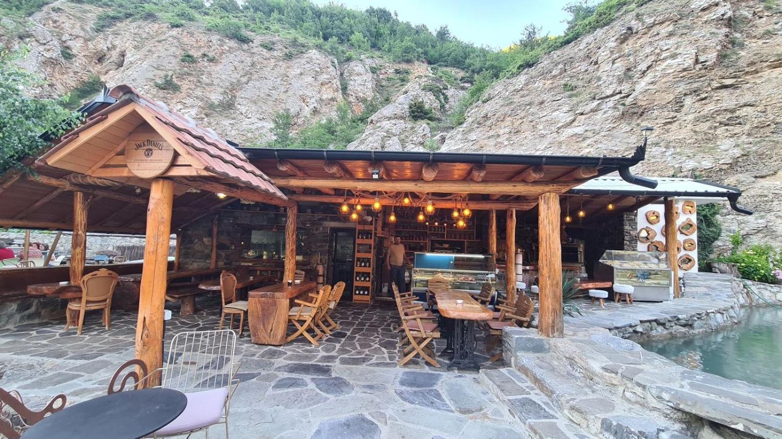 Dibra Park Agrotourism Hotel Peshkopia Kültér fotó